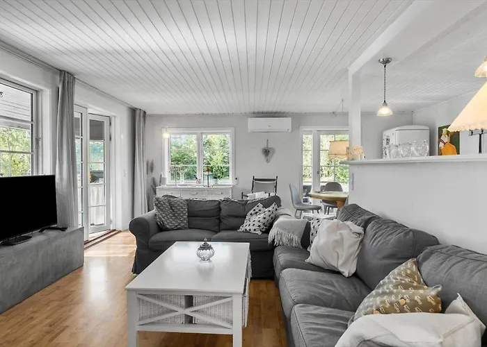 M352-vaeggerlose-pebertraevej-1 * Bøtø By